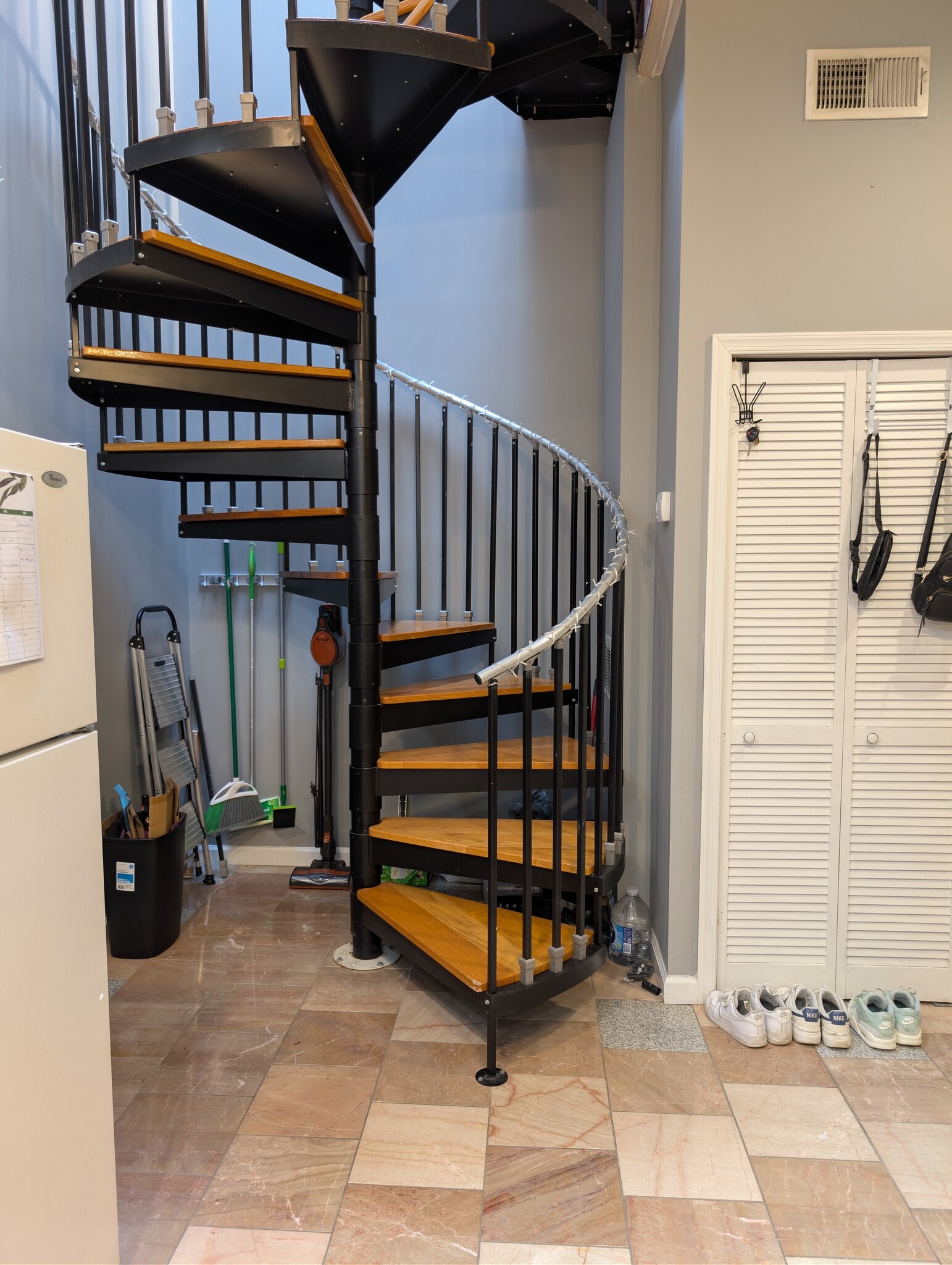 Building Photo - 4219 Ridge Ave