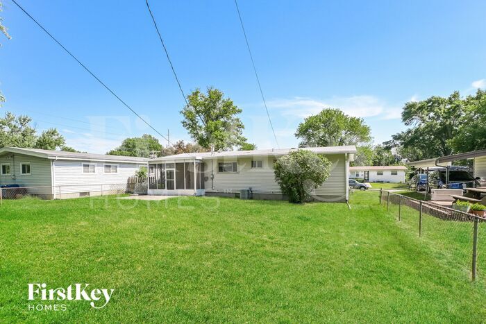 Building Photo - 580 Moule Dr