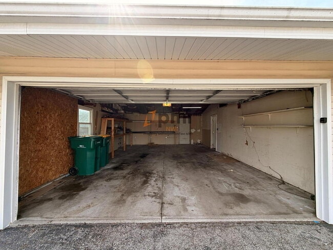 Building Photo - 424a Sequoia Dr