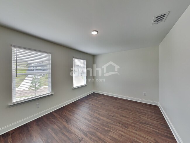Building Photo - 3741 Blackshear Pl