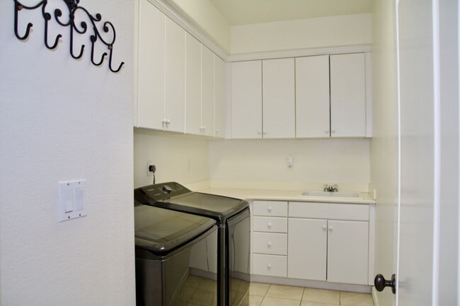 Building Photo - Carlsbad Arroyo Retreat