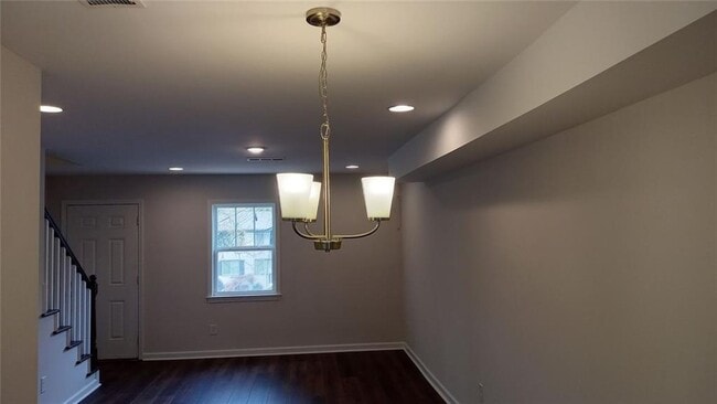 Building Photo - 2156 Park Terrace