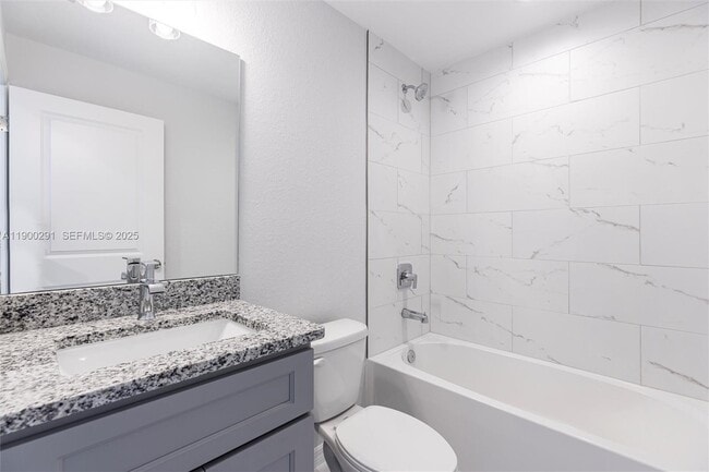 Building Photo - 2004 Rosa Ct