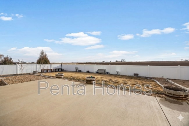 Building Photo - 660 Rock Rd