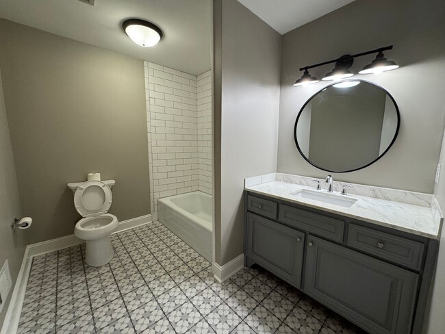 Building Photo - Beautiful 4/3 House with Bonus Room in Wes...