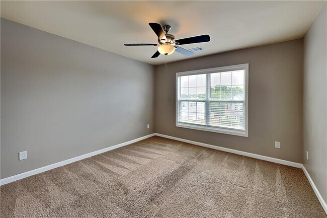 Building Photo - 6430 Queensdale Dr