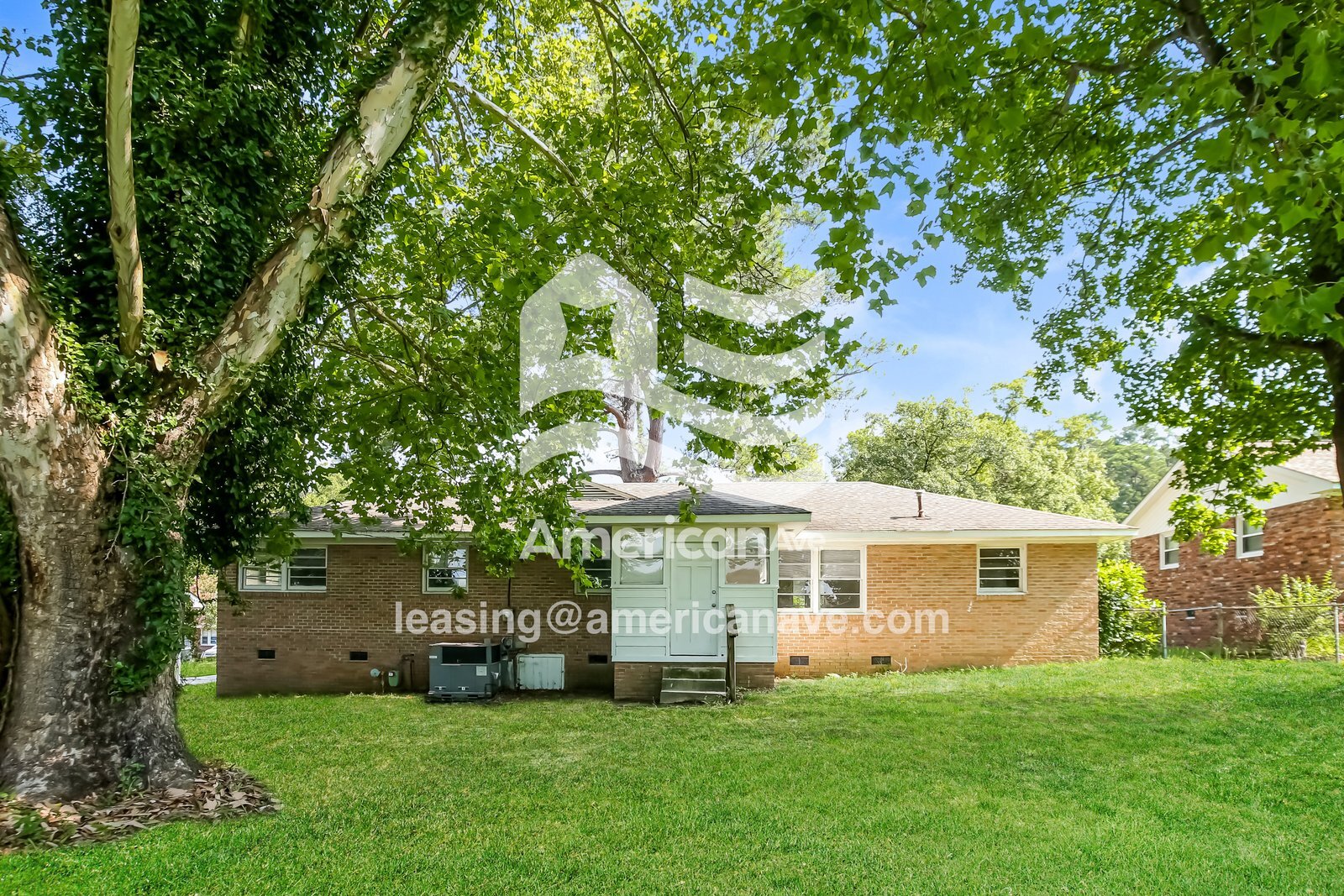 Building Photo - 1813 Bassler St