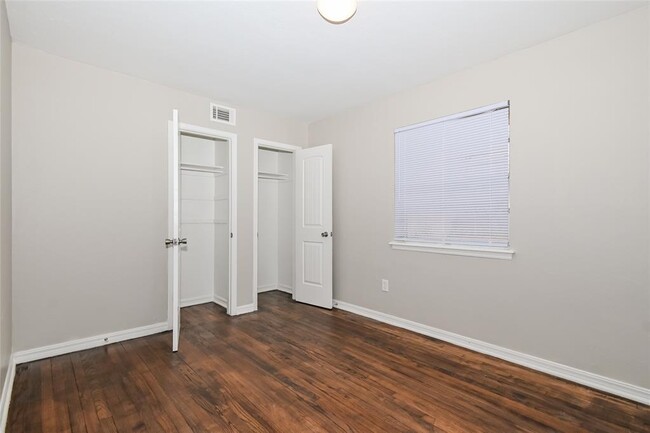 Building Photo - 6901 NW 60th St