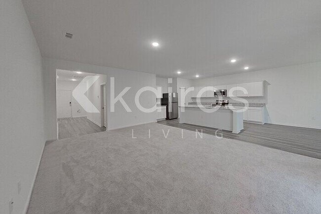 Building Photo - 631 Castillo Dr