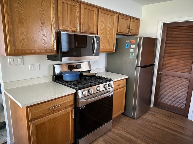 Building Photo - 1333 Barclay Ln