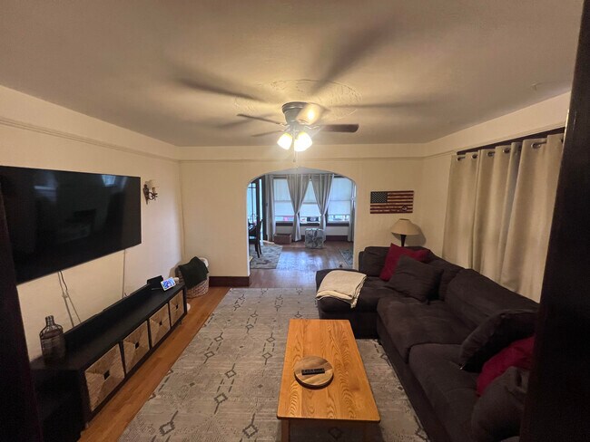 view of living room from kitchen - 534 Kenwick Dr
