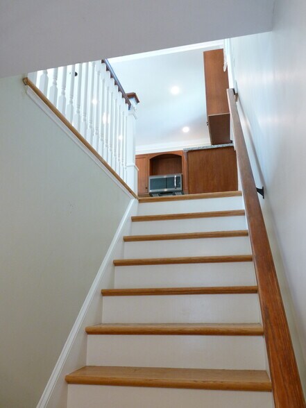 Building Photo - 31 Woodbine St