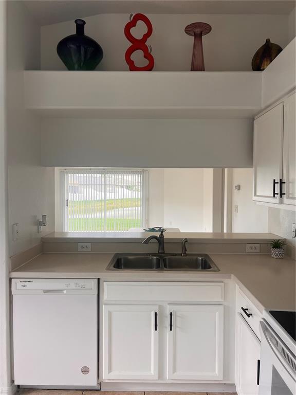 Building Photo - 6840 Aramon Ct