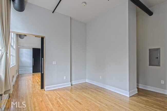 Building Photo - 978 North Avenue NE