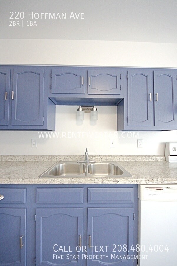 Building Photo - 220 Hoffman Ave