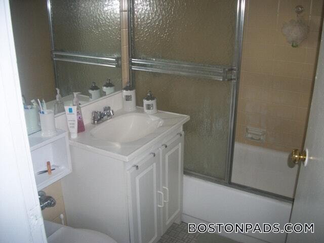 Building Photo - 62 Boylston St