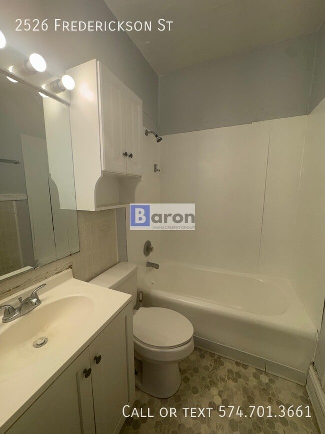 Building Photo - 2526 Frederickson St