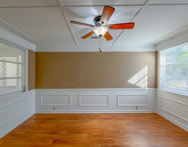 Building Photo - 514 Glenview Dr