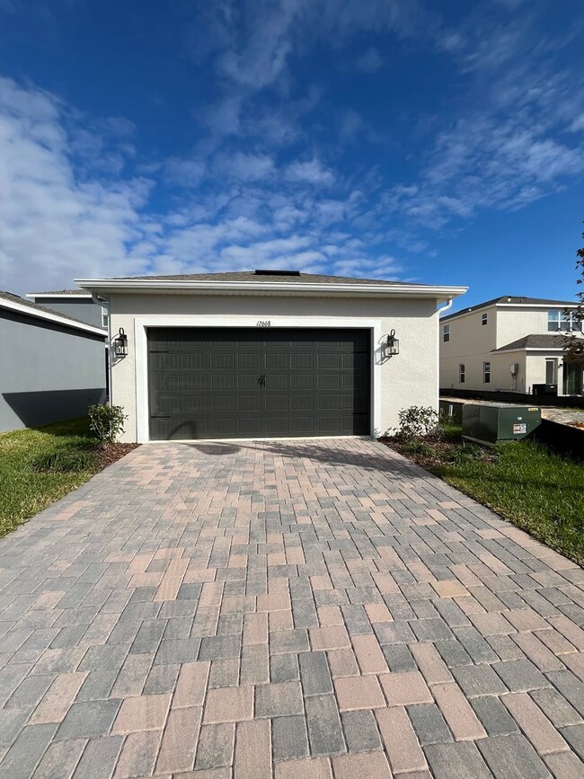 Building Photo - Gorgeous 4 bedroom, 3 bath, BRAND NEW home...