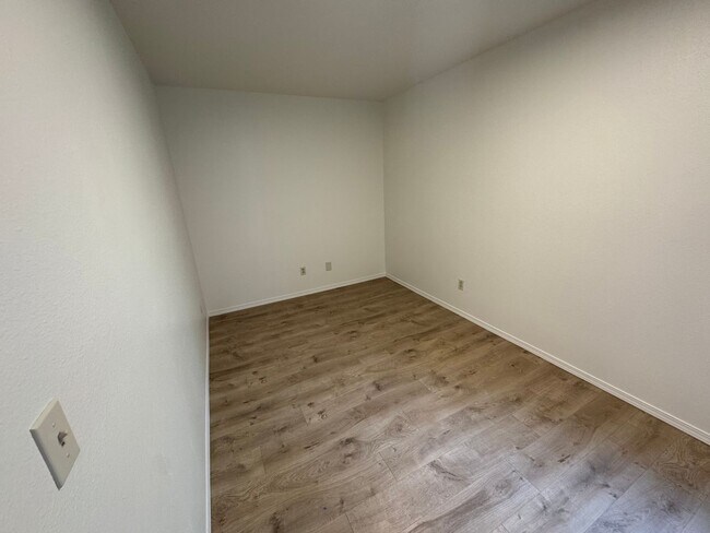 Building Photo - FULLY GUTTED & RENOVATED 4-Bedroom Condo N...