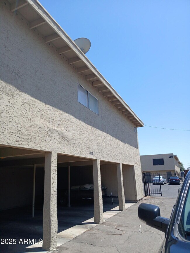 Building Photo - 2698 N 43rd Ave