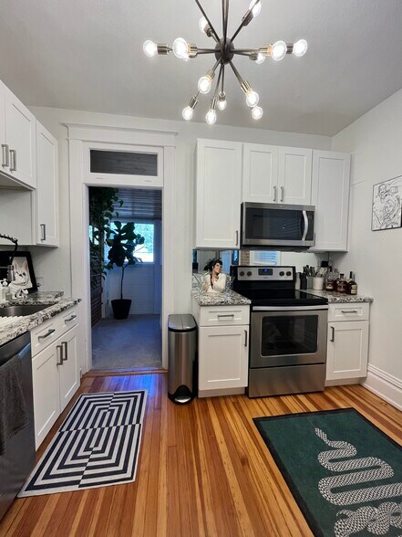 Building Photo - 2841 W 28th Ave