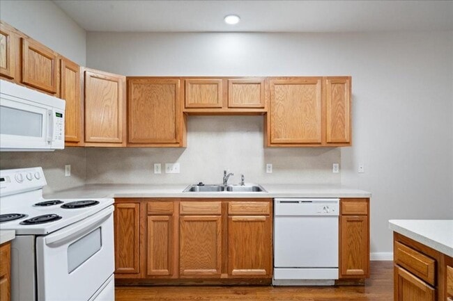 Building Photo - Roomy 4bdr Near NRG
