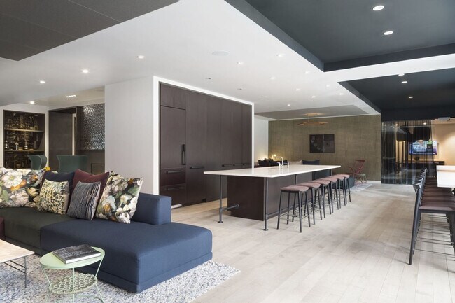 Building Photo - 479 Canal St