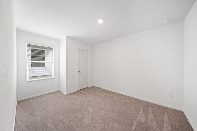 Building Photo - 241 Tahoe Ave