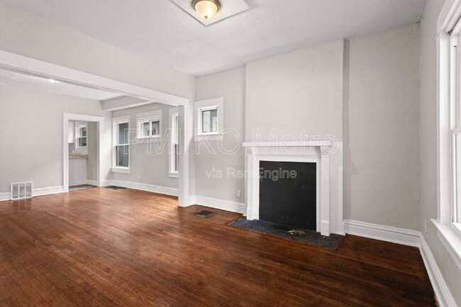 Building Photo - 3803 Highland Ave