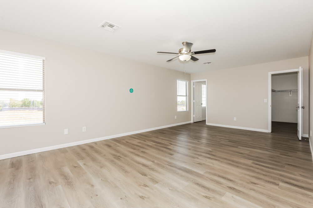 Building Photo - 8461 E Lindner Ave