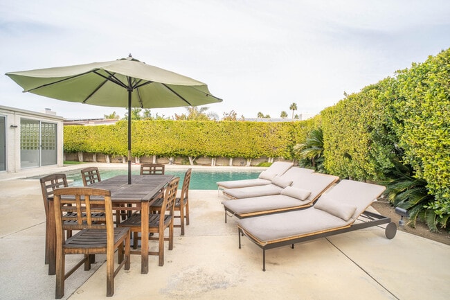 Building Photo - 75810 Altamira Dr