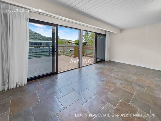 Building Photo - 6370 Hawaii Kai Dr