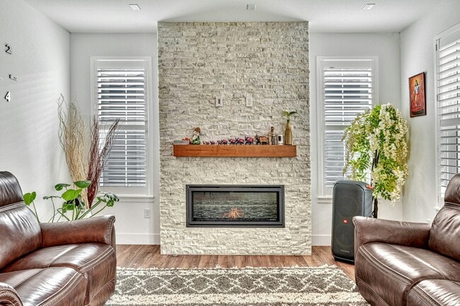 Building Photo - 1497 Stablecross Dr