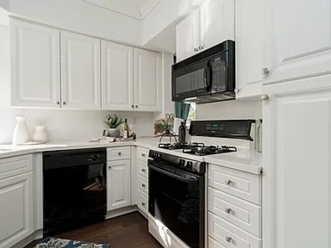 Building Photo - Pacifica Del Mar Highlands - 2 Bedroom 2 Bathroom Retreat