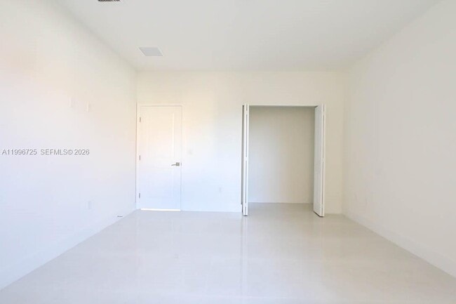 Building Photo - 15631 SW 11th Terrace