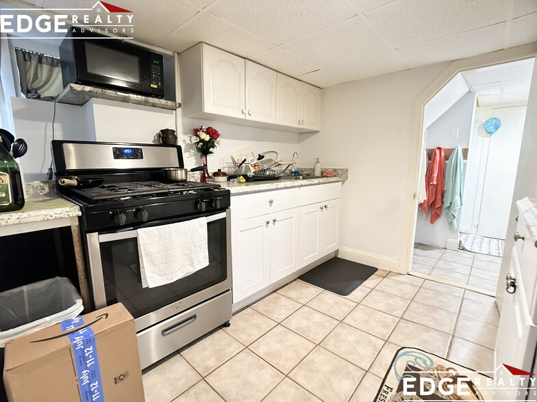 Building Photo - 31 Hopedale St