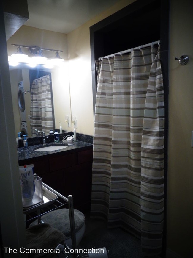 Building Photo - 2200 Harriet Ave