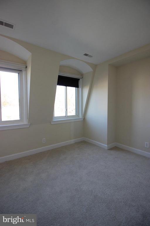 Building Photo - 1224 Eton Ct NW