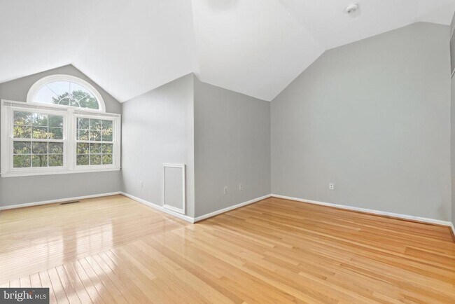 Building Photo - 3968 Clares Ct