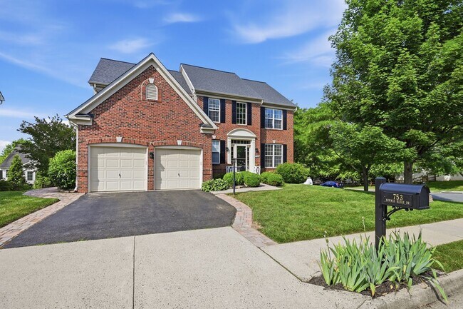 Building Photo - Spacious Home in a Great Leesburg Location