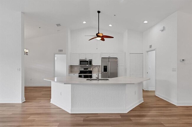 Building Photo - 7269 Fountain Palm Cir