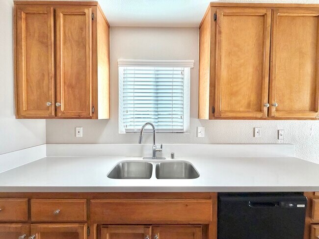 Building Photo - 10784 Cochiti Rd