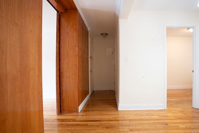 Building Photo - 667 Brooklyn Ave