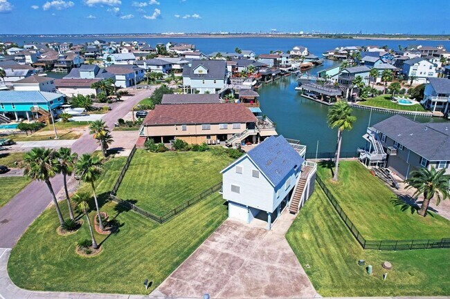 Building Photo - 1134 Tiki Dr