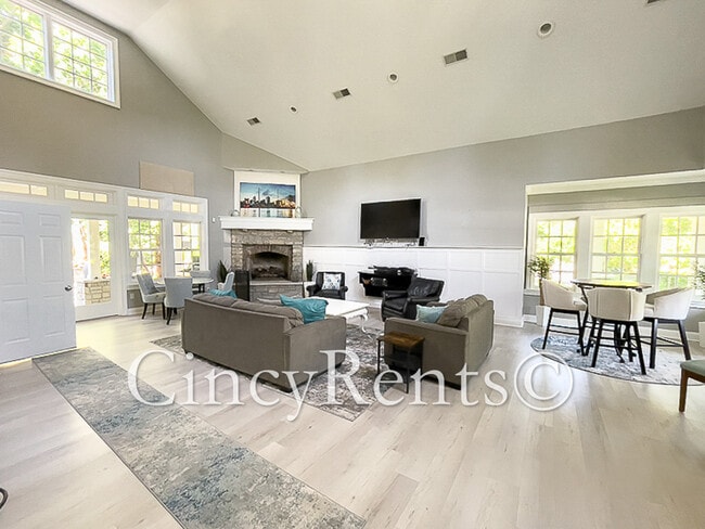 Building Photo - 3684 Ashworth Dr