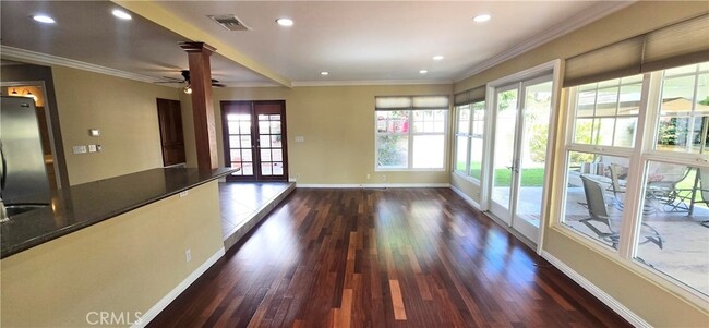 Building Photo - 1400 Post Rd