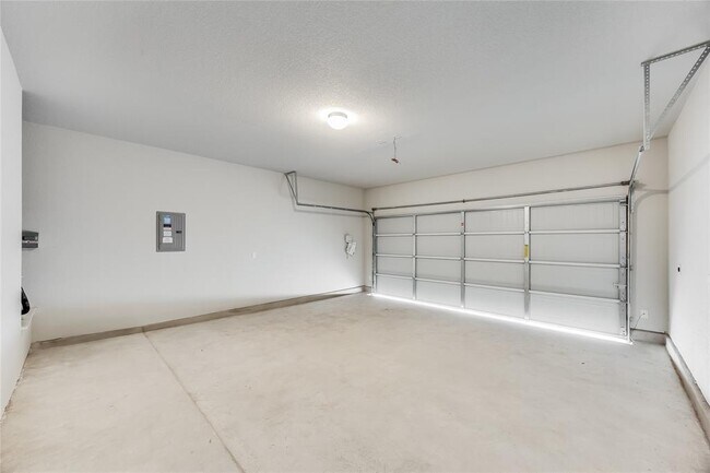Building Photo - 2617 Paragon Fox Dr