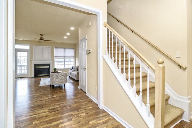 Building Photo - 5304 Summer Crescent