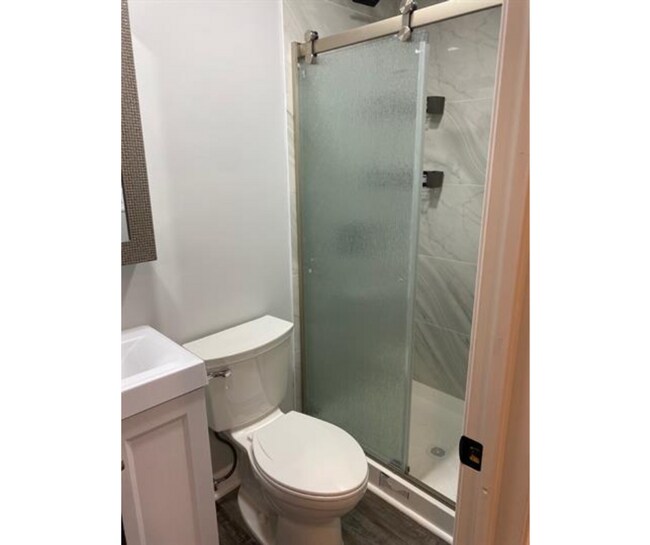 Building Photo - 833 N Fulton Ave